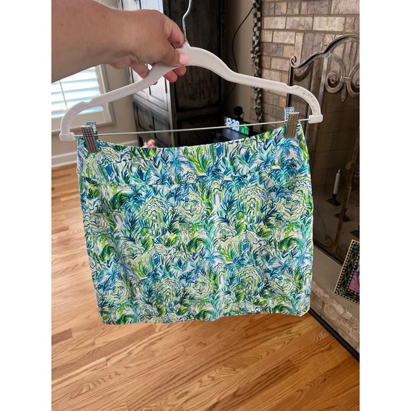 Lilly Pulitzer Dresses & Skirts - Lilly pultizer skort green‎ blue size 4